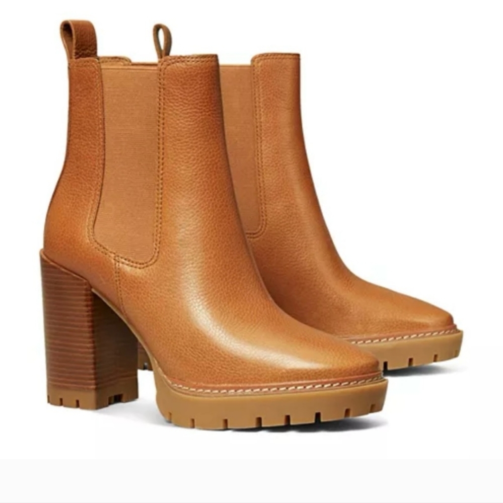 NWT Tory Burch Carson Leather Lug-Sole Chelsea Booties